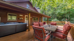 Hideaway Cabin on the Creek with Hot tub and more